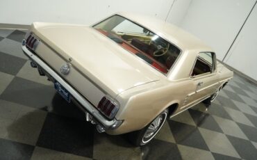 Ford-Mustang-1966-Champagne-Maroon-25