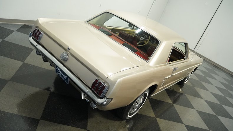 Ford-Mustang-1966-Champagne-Maroon-25