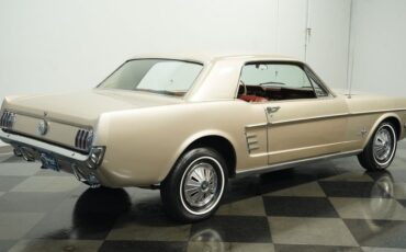 Ford-Mustang-1966-Champagne-Maroon-26