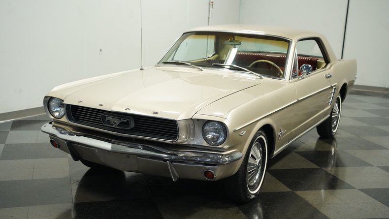 Ford-Mustang-1966-Champagne-Maroon-27