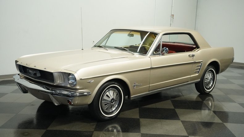 Ford-Mustang-1966-Champagne-Maroon-3