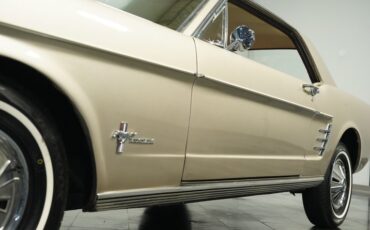 Ford-Mustang-1966-Champagne-Maroon-30