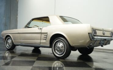 Ford-Mustang-1966-Champagne-Maroon-33