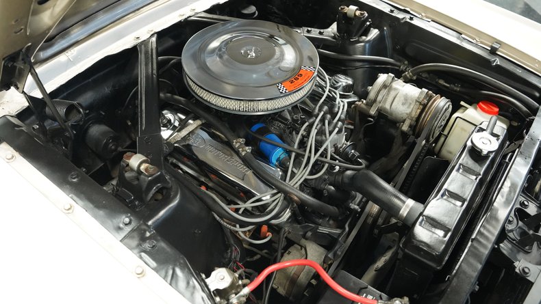 Ford-Mustang-1966-Champagne-Maroon-39