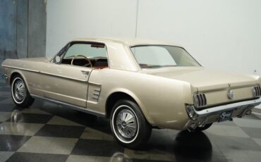 Ford-Mustang-1966-Champagne-Maroon-4