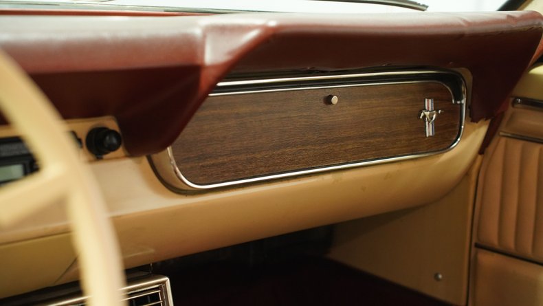 Ford-Mustang-1966-Champagne-Maroon-43
