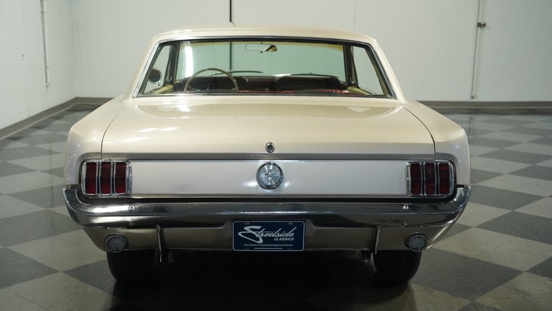 Ford-Mustang-1966-Champagne-Maroon-6