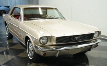 Ford-Mustang-1966-Champagne-Maroon-9