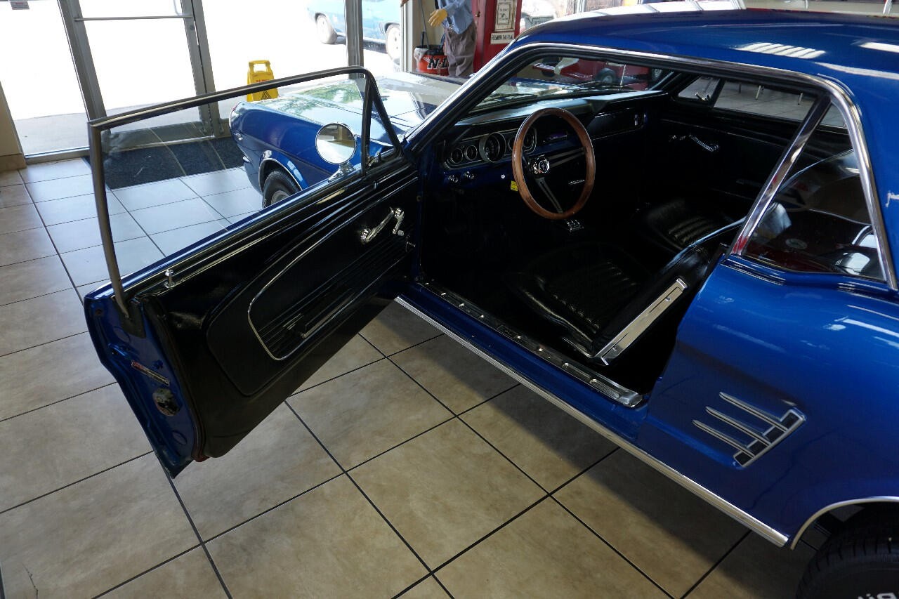 Ford-Mustang-1966-Classic-Car-21