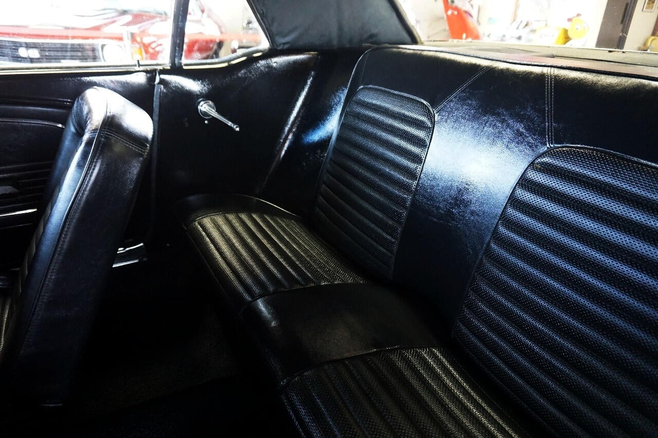 Ford-Mustang-1966-Classic-Car-23