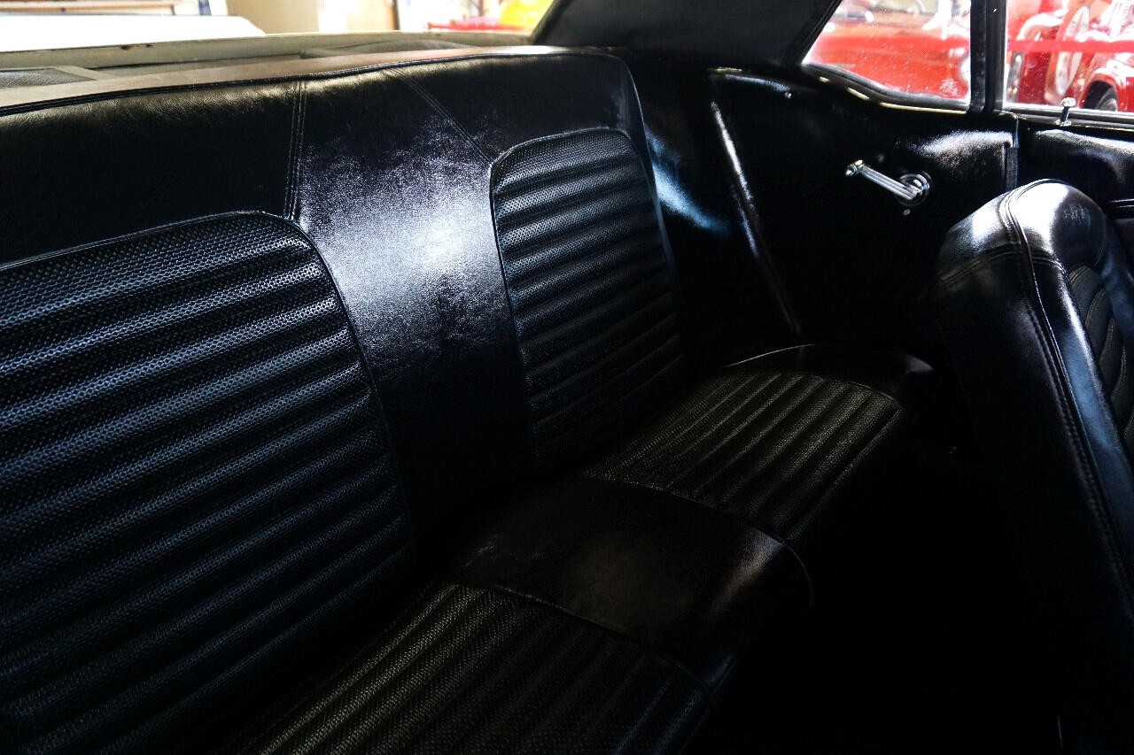 Ford-Mustang-1966-Classic-Car-26