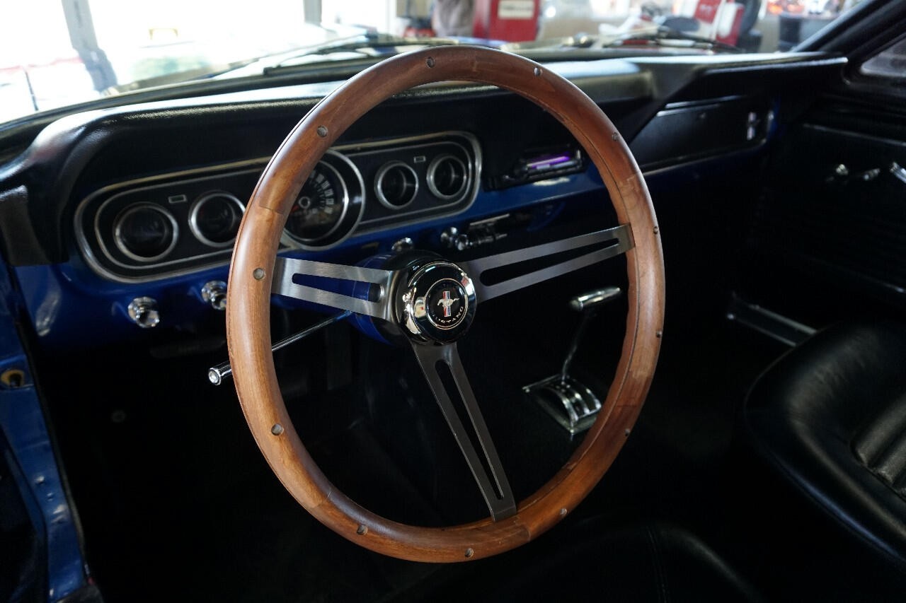Ford-Mustang-1966-Classic-Car-27