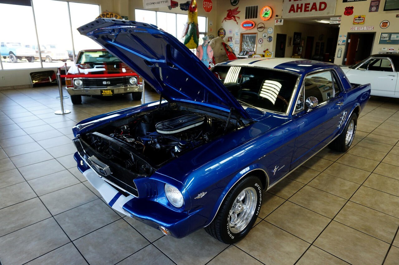 Ford-Mustang-1966-Classic-Car-32