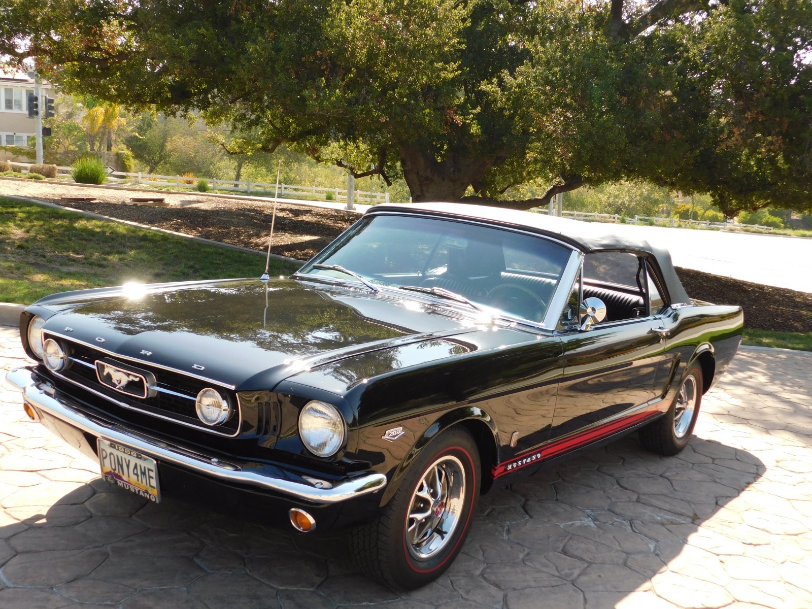 Ford-Mustang-1966-Convertible-10