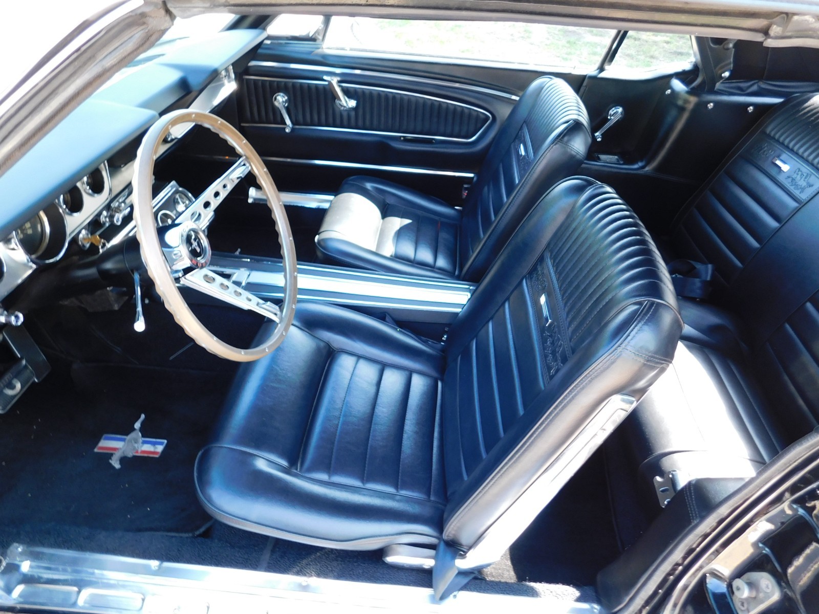 Ford-Mustang-1966-Convertible-16