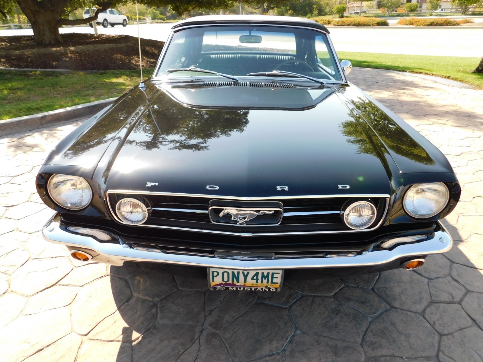Ford-Mustang-1966-Convertible-2