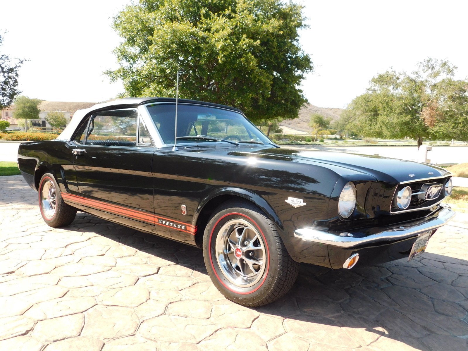 Ford-Mustang-1966-Convertible-26