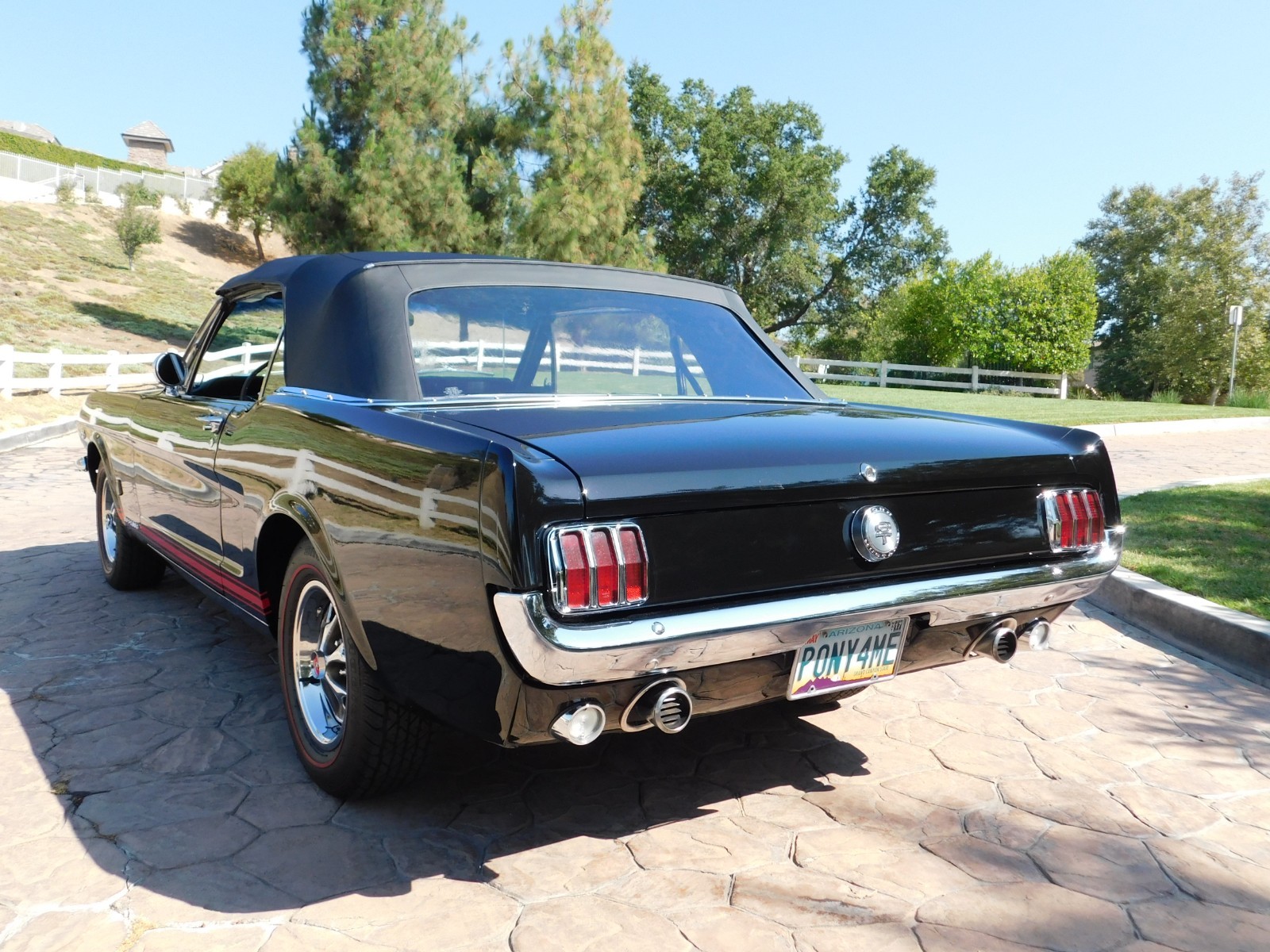 Ford-Mustang-1966-Convertible-8