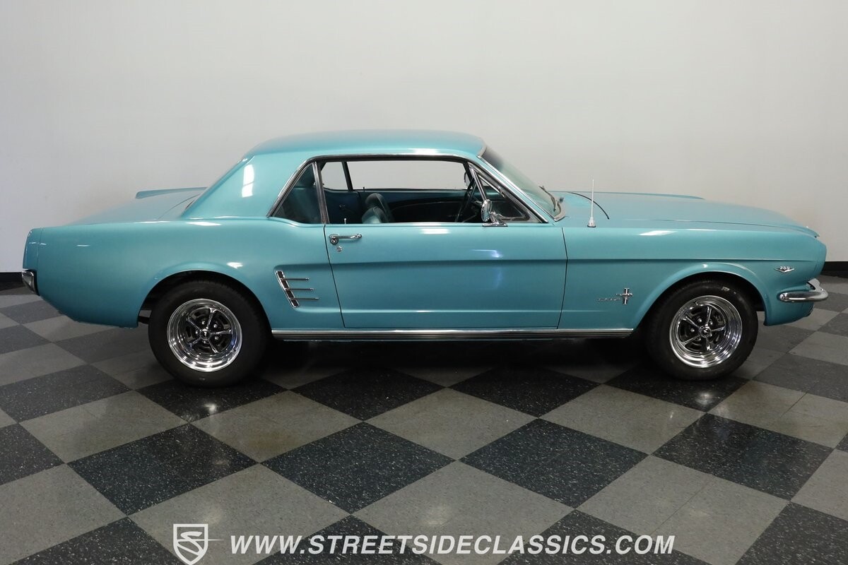Ford-Mustang-1966-Coupe-12