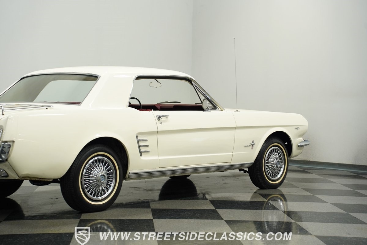 Ford-Mustang-1966-Coupe-27