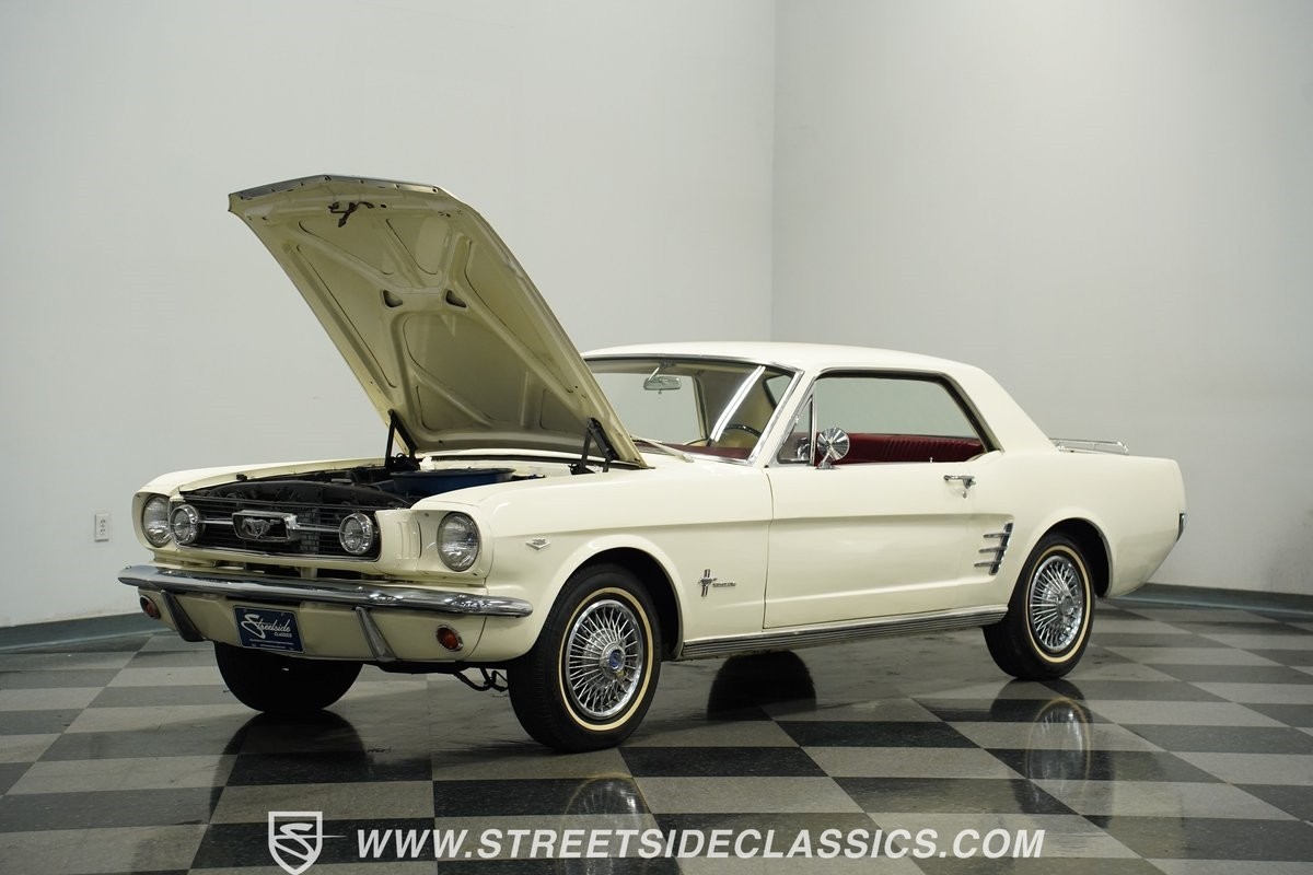 Ford-Mustang-1966-Coupe-28