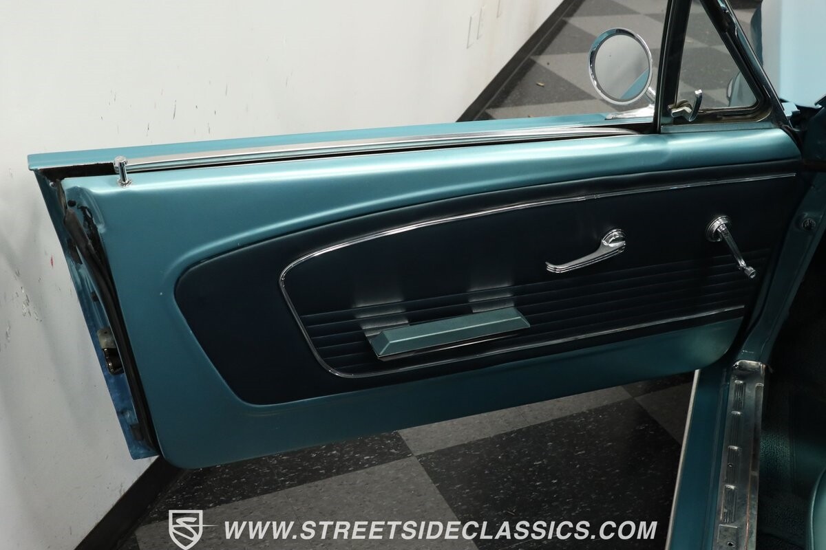 Ford-Mustang-1966-Coupe-33