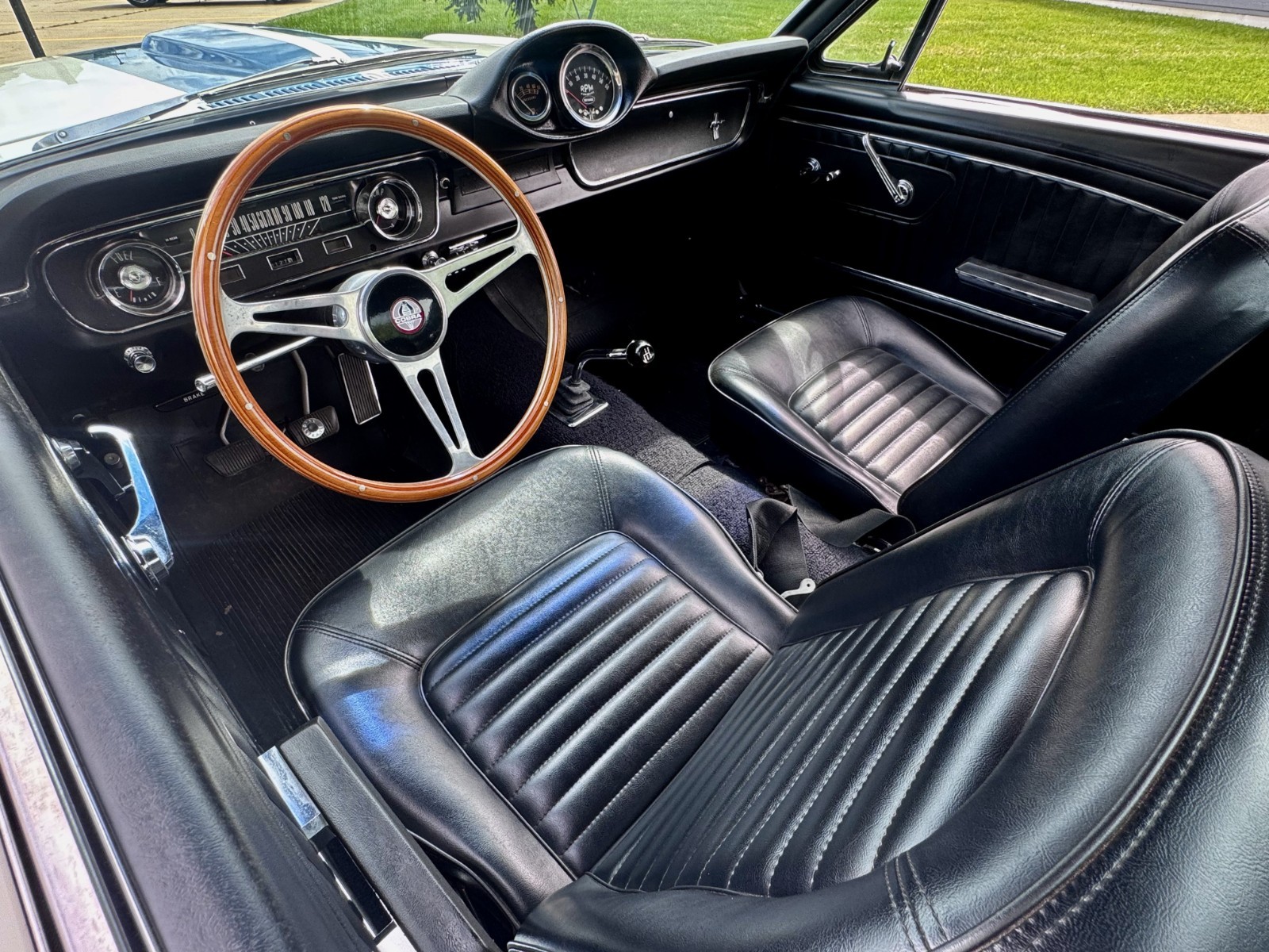 Ford-Mustang-1966-Fastback-11