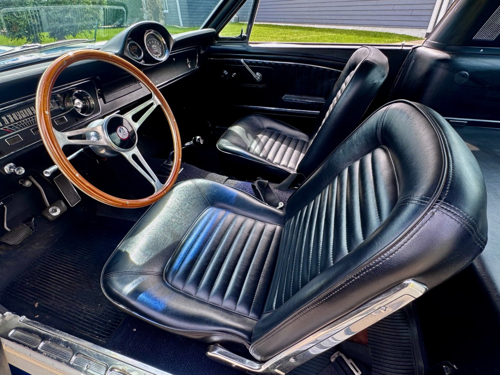 Ford-Mustang-1966-Fastback-15