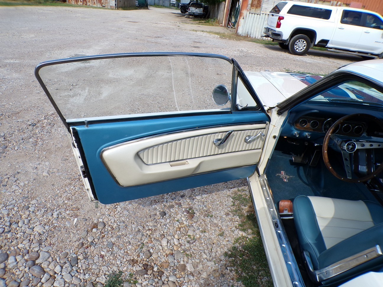 Ford-Mustang-1966-Fastback-17