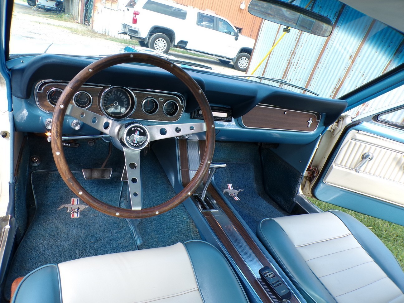 Ford-Mustang-1966-Fastback-18