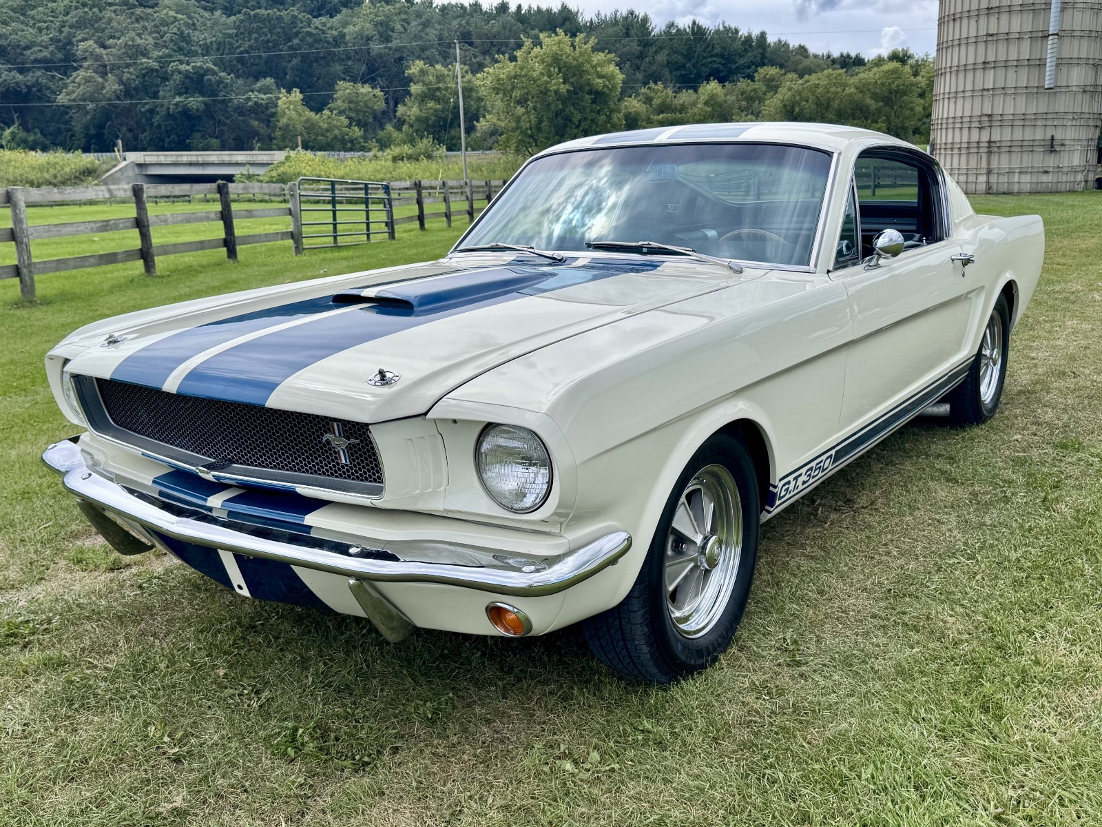 Ford-Mustang-1966-Fastback-2