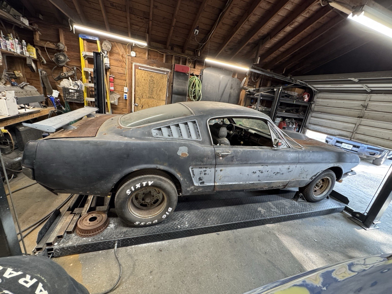Ford-Mustang-1966-Fastback-3
