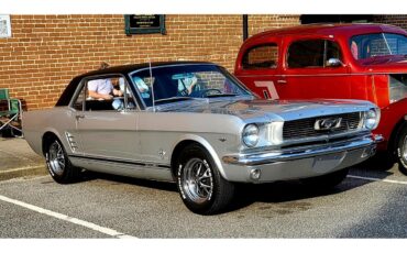 Ford-Mustang-1966-Metallic-Silver-Black-2