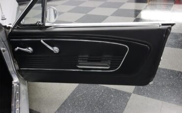 Ford-Mustang-1966-Metallic-Silver-Black-24