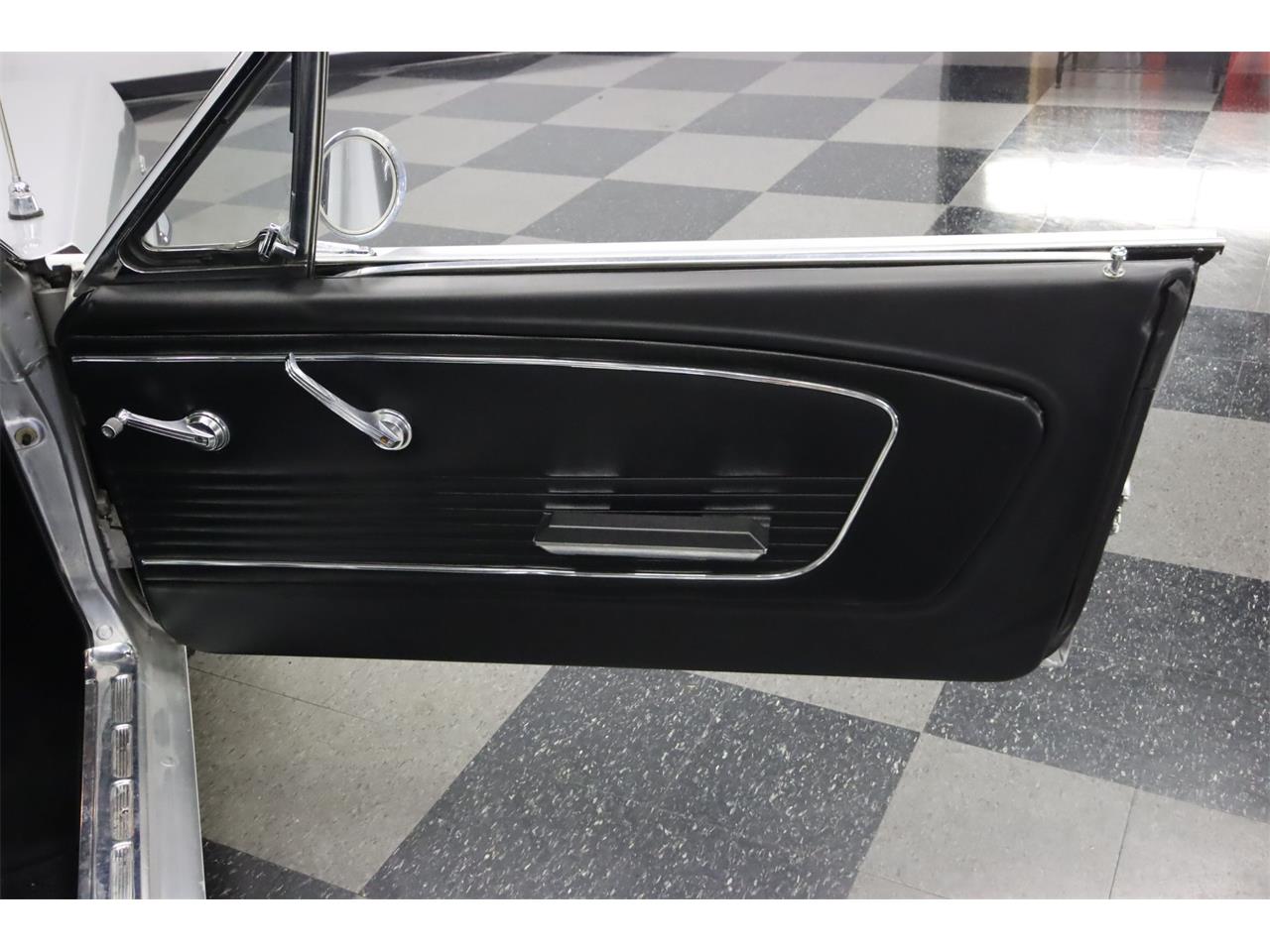 Ford-Mustang-1966-Metallic-Silver-Black-24