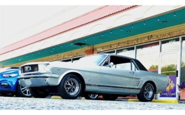 Ford-Mustang-1966-Metallic-Silver-Black-3
