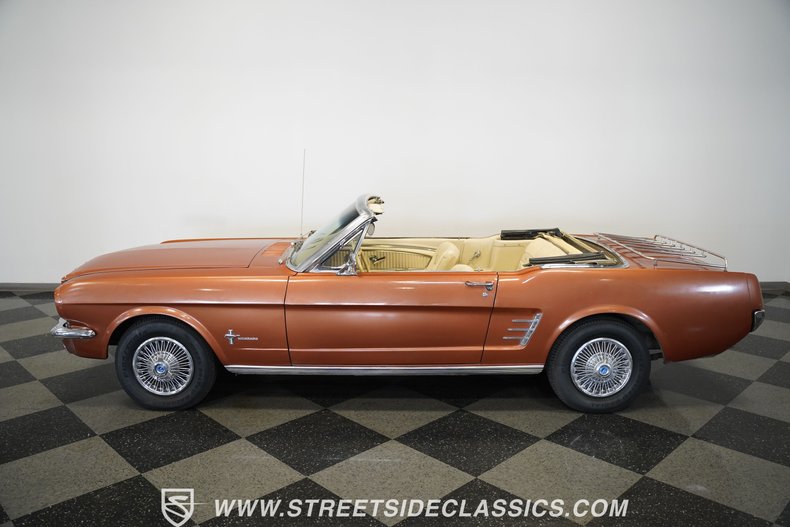 Ford-Mustang-1966-Orange-White-20