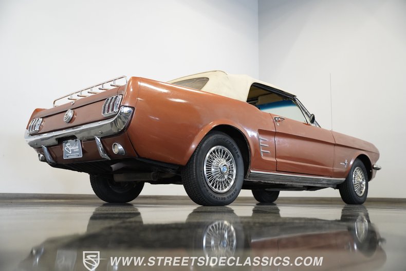 Ford-Mustang-1966-Orange-White-26