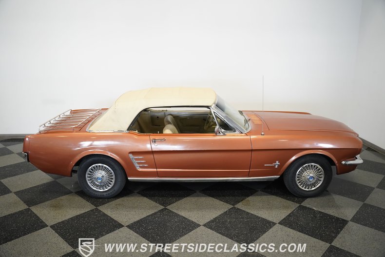 Ford-Mustang-1966-Orange-White-29