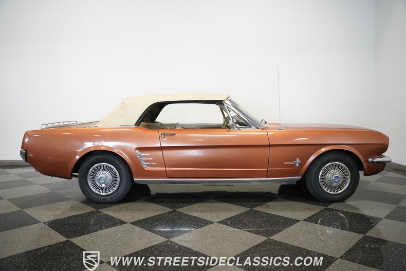 Ford-Mustang-1966-Orange-White-30