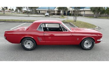 Ford-Mustang-1966-Red-Black-2