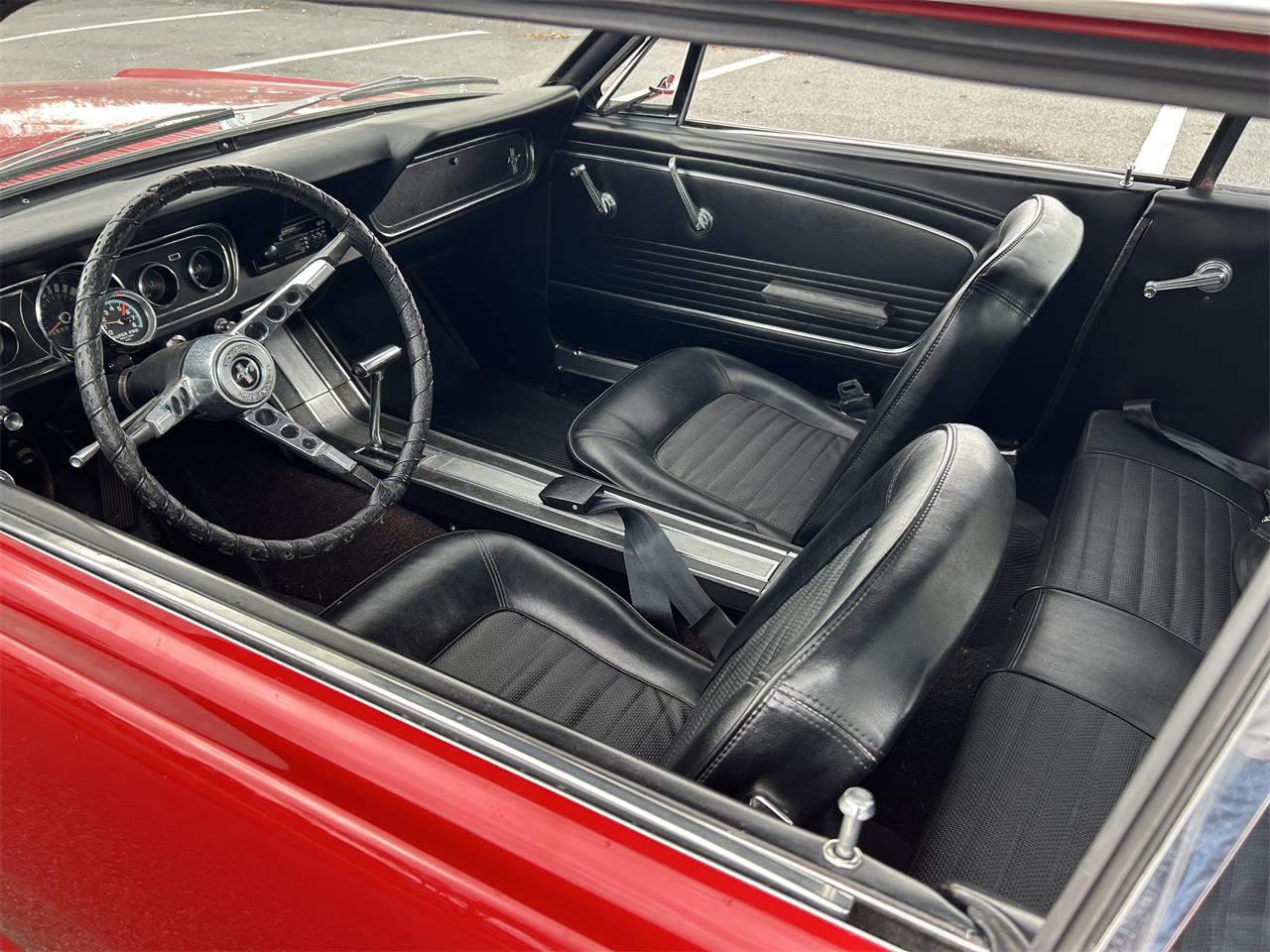 Ford-Mustang-1966-Red-Black-4