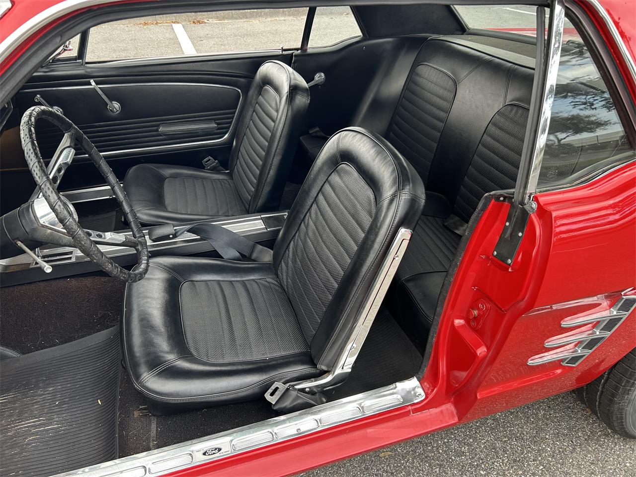 Ford-Mustang-1966-Red-Black-5