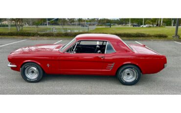 Ford-Mustang-1966-Red-Black
