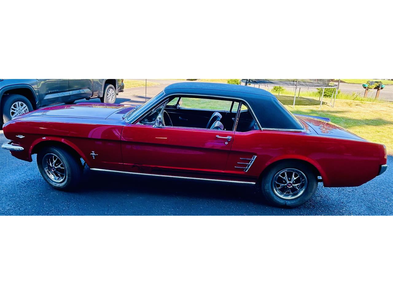 Ford-Mustang-1966-Red-RedBlack