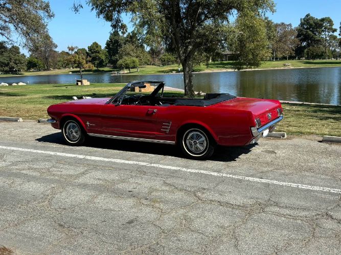Ford-Mustang-1966-Red-White-Top-Black-12