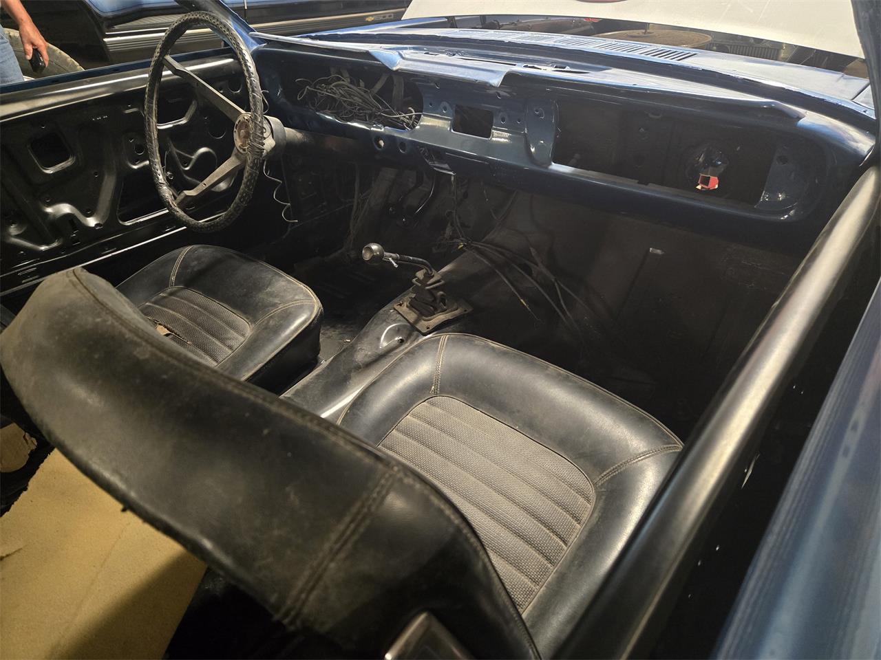 Ford-Mustang-1966-Sapphire-Blue-Black-2