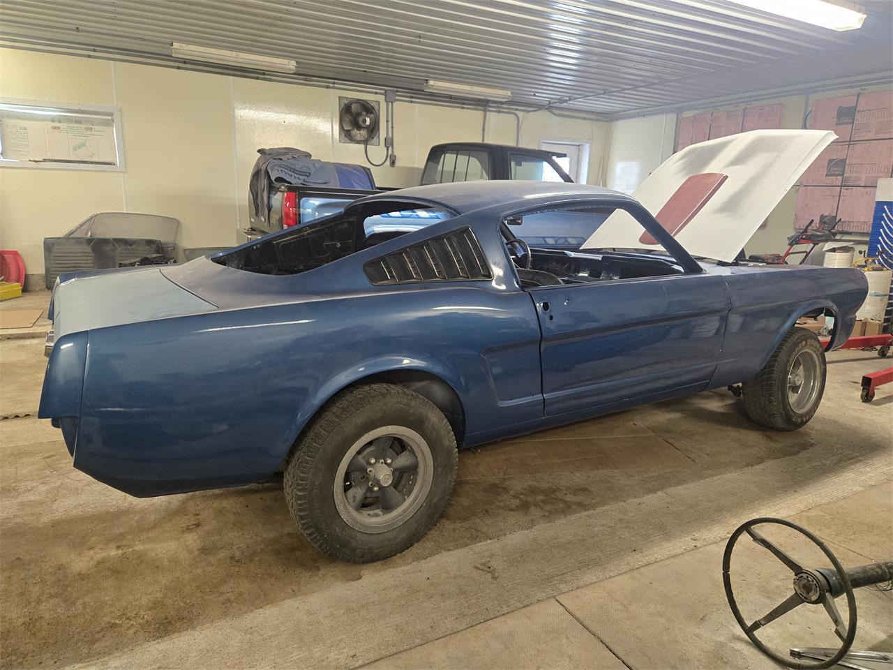 Ford-Mustang-1966-Sapphire-Blue-Black-3