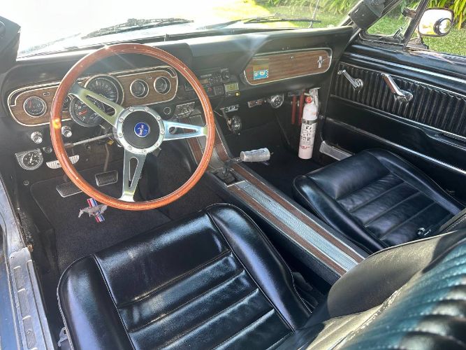 Ford-Mustang-1966-Silver-Blue-Black-Pony-Deluxe-14