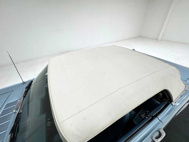 Ford-Mustang-1966-Silver-Blue-Blue-18